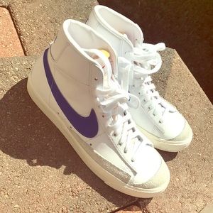 Nike Blazer 77 High Top Shoe